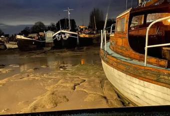 Toosey Lass - St Osyth creek allows 18 year olds to book a room