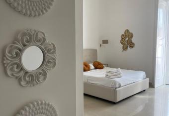 PALAZZO MAZZINI 3A has Balcony rooms