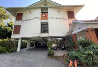                                                     Moon and Sun Hotel allows 18 year olds to book a room