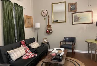 1 bd Apt, Unique Vintage Decor, Save $ not Quality! allows 18 year olds to book a room