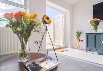 Ansley house allows 18 year olds to book a room