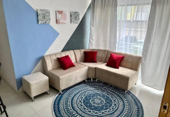 Moderno/C  modo y Ejemplar Apto allows 18 year olds to book a room