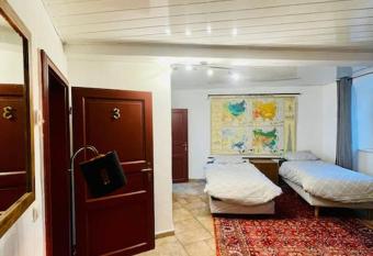 Stilvolles, helles Apartment nahe Magdeburg allows 18 year olds to book a room