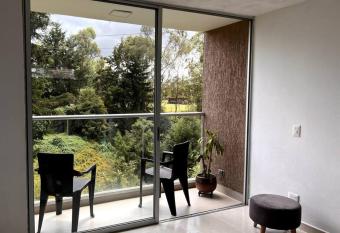 Apartamento tranquilo, nuevo y central has Balcony rooms