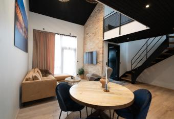 Lonin - Brand New Premium Apartment in the heart of T  rshavn has Balcony rooms