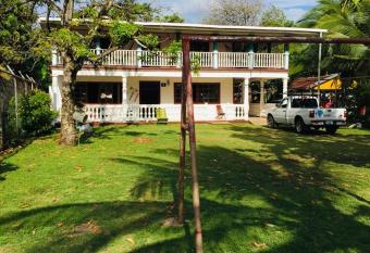 Hostal Jackson Guest House has Smoking/Balcony rooms