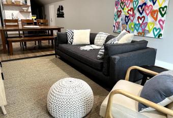 Luxury 4 BR Stay on Stunning Farm Near Round Top has rooms with a private hot tub