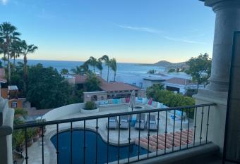 Villa Luxury La Jolla has Balcony rooms