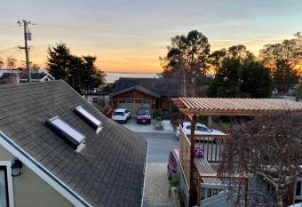 Sea Crest Cocoon has Balcony rooms