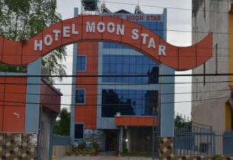 Hotel Moon Star has Balcony rooms