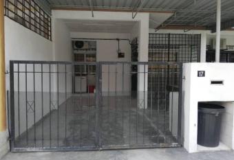 D Haja 17 KLIA SEPANG with 2 Airconds & Wi-Fi has Balcony rooms