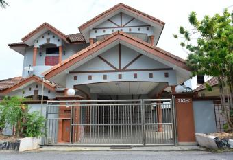 Casaly Homestay @ Bandar Hilir, Melaka has Balcony rooms