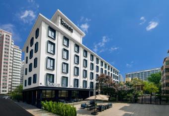 base-GONGTI Serviced Apartment has Balcony rooms