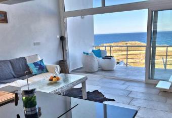 Modern Loft, Beautiful Views, Pool, Quiet Getaway! has Balcony rooms