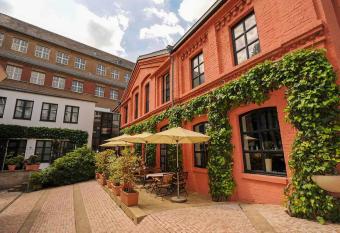 Domicil Hotel Bonn allows 18 year olds to book a room