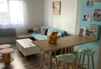 Appartement 100m de la mer allows 18 year olds to book a room