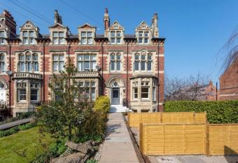 Freemantle Terrace allows 18 year olds to book a room