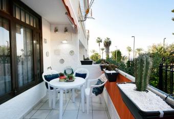Las Americas House seafront has Balcony rooms