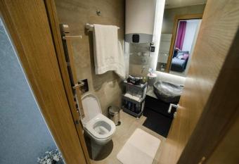 Silver Sky has rooms with a private hot tub