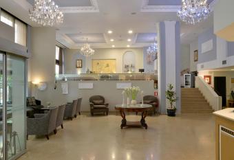 Airotel Parthenon allows 18 year olds to book a room