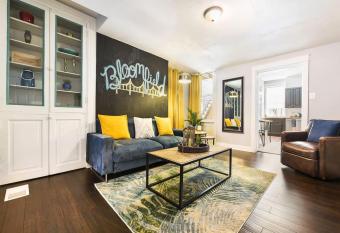 HostWise Stays - The Edmond - Bloomfield Apartment in a great location! has Balcony rooms