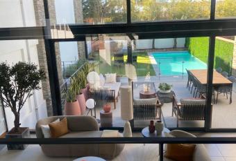 Sunray Village T5 - Quinta do Lago/Vale do Lobo allows 18 year olds to book a room