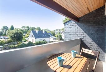 Les Mar-Bihan has Balcony rooms