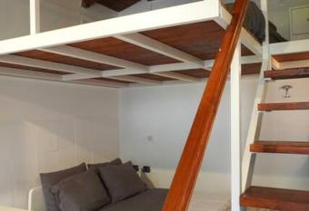 Kolymvari Cosy House has Smoking/Balcony rooms