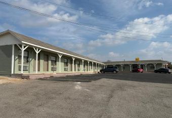 Llano Motel allows 18 year olds to book a room