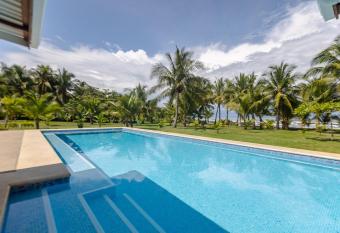 Salvatierra Beachfront Hotel has Balcony rooms