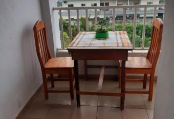 Le mutzer has Balcony rooms