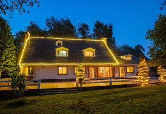 Finca Montecristo has Balcony rooms