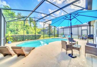 6BR Luxury Home with Pool Games Room & BBQ has Balcony rooms