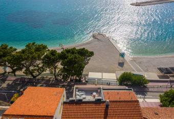 Villa Rozika has Balcony rooms