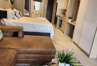 Zimbali Lakes Boulevard Suite 125 has Balcony rooms