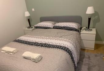 Magnifique F2 a  roport d Orly has Balcony rooms