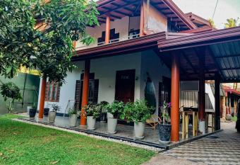 Serendip Villa Holiday Home Talalla Sri Lanka has Balcony rooms