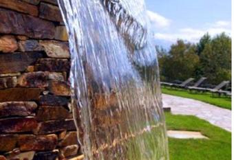 Habitacion de Lujo en Casa de Dise  o allows 18 year olds to book a room