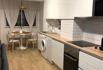 Apartamento T2 Montegordo a 500 m da praia has Balcony rooms