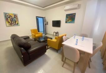 Apt De Luxe Gallo 2 - Mamelles Dakar allows 18 year olds to book a room
