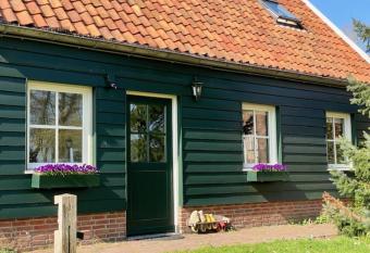 Casita aan de IJssel allows 18 year olds to book a room