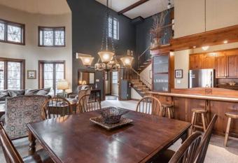 Tremblant Luxury Mountain Getaway has Balcony rooms