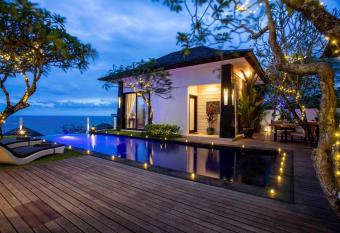 Nusa Dua Ocean View 4 Bedroom Bibi Bali has rooms with a private hot tub