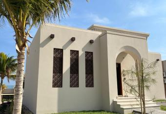 The Beach House has Balcony rooms
