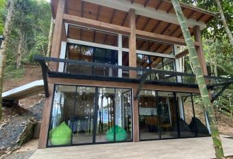 Oasis del Bosque, casa completa has Balcony rooms