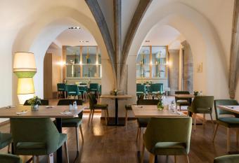 Altstadthotel Arch allows 18 year olds to book a room