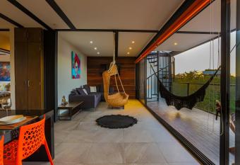 Penthouse    Private Roof Pool    Bike2Beach    30%off has rooms with a private hot tub