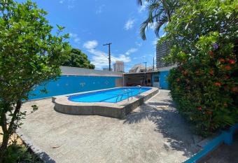 Casa com Piscina Canto do Forte - Praia Grande has Smoking/Balcony rooms