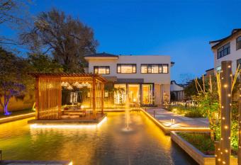 Wuzhen Mushe Memorable Hot Spring Homestay has Balcony rooms