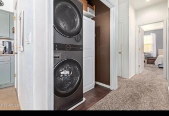 South Mountain Getaway has Balcony rooms